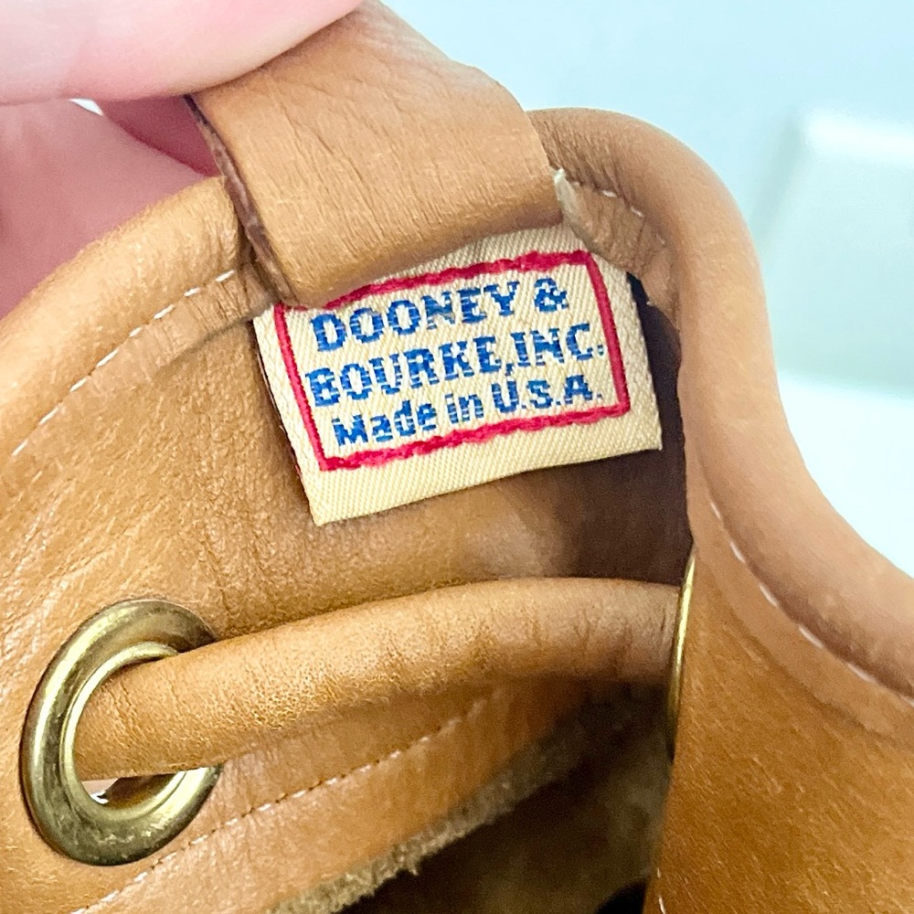 Vintage Dooney & Bourke British Tan Leather Drawstring Bucket Bag - Picture 13 of 14